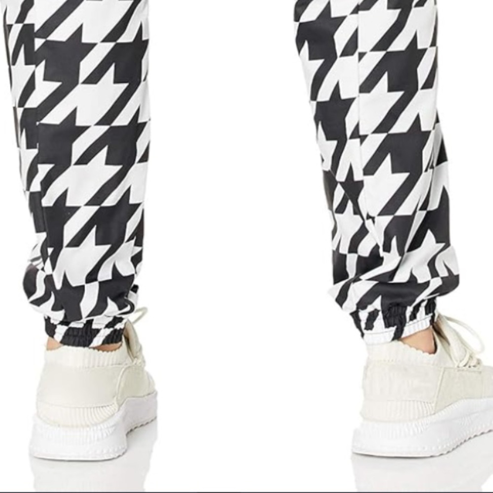 NEW PUMA Stylish Black and White Houndstooth Athletic Windbreaker Joggers - Picture 8 of 16